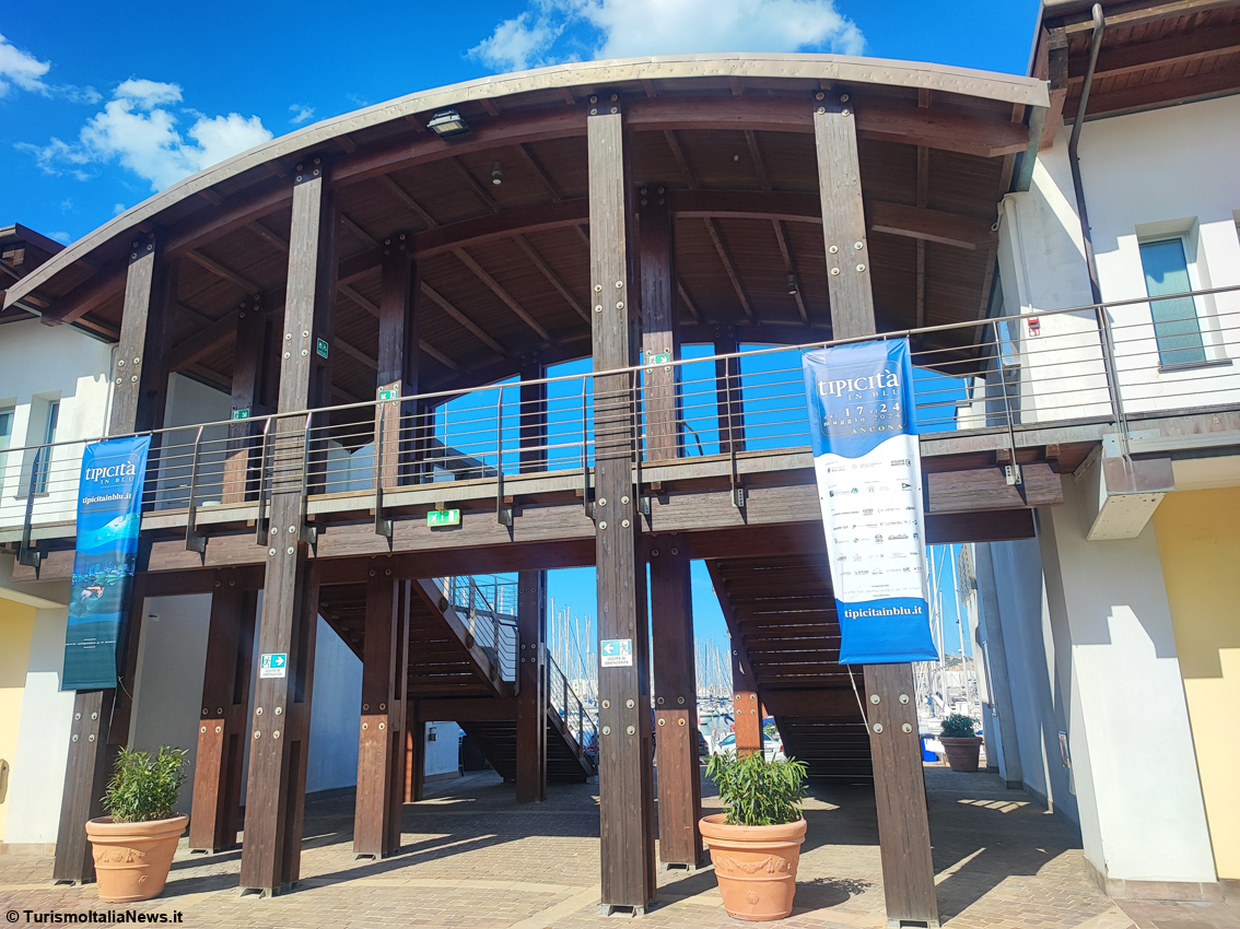 images/stories/varie_2026/Ancona_TipicitaInBlu_01.jpg