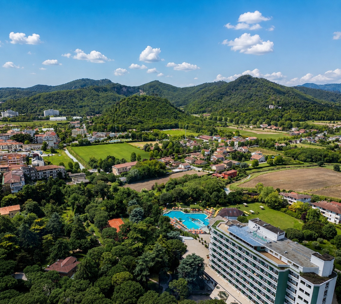 Come scegliere un hotel con piscine con acque termali a Montegrotto Terme?