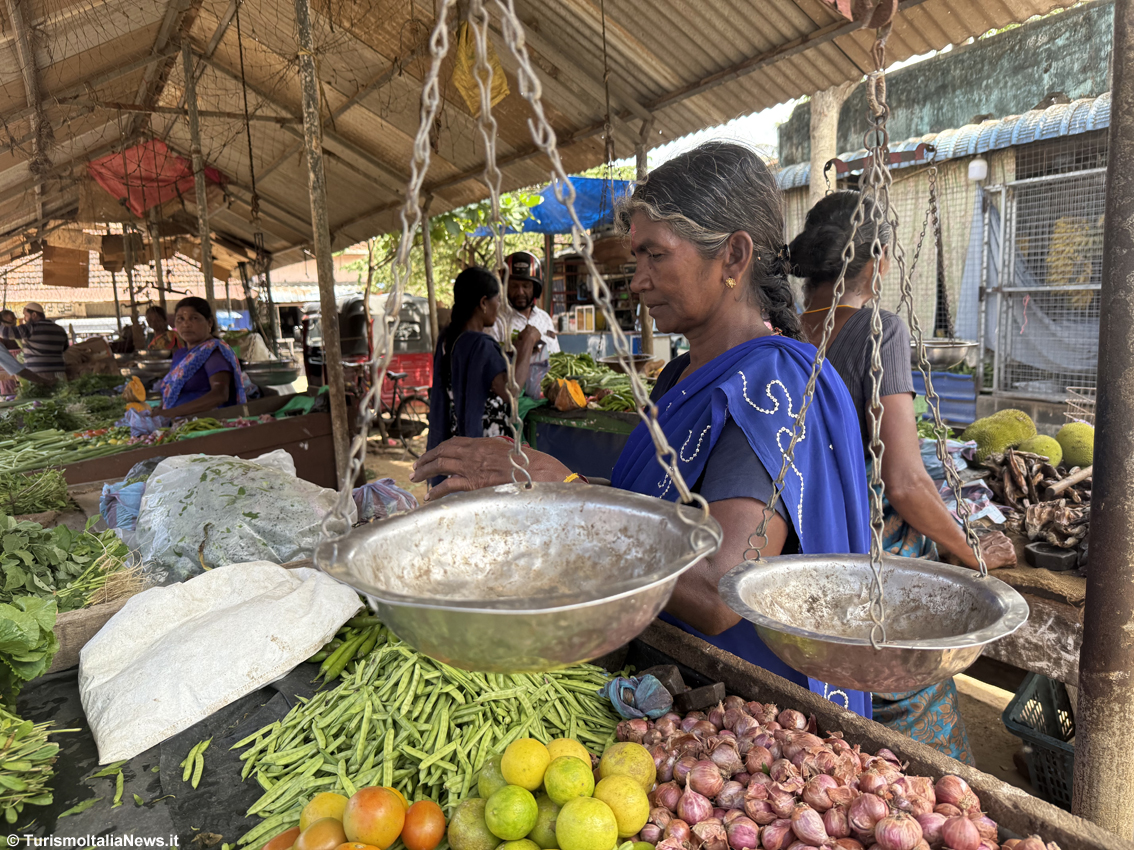Tra curry, sorrisi e sabbia dorata: con chef Lasantha Amarawickrama la lezione di cucina che profuma di Sri Lanka