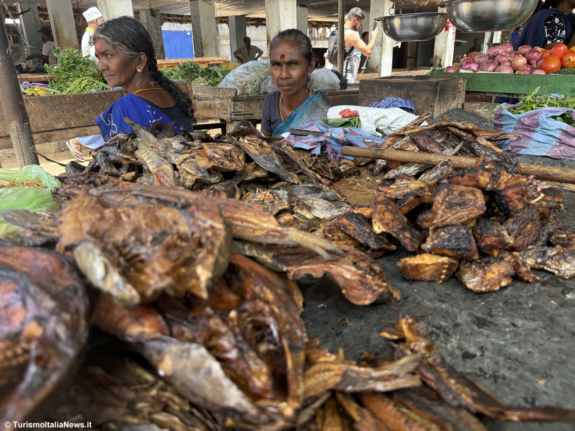 Tra curry, sorrisi e sabbia dorata: con chef Lasantha Amarawickrama la lezione di cucina che profuma di Sri Lanka