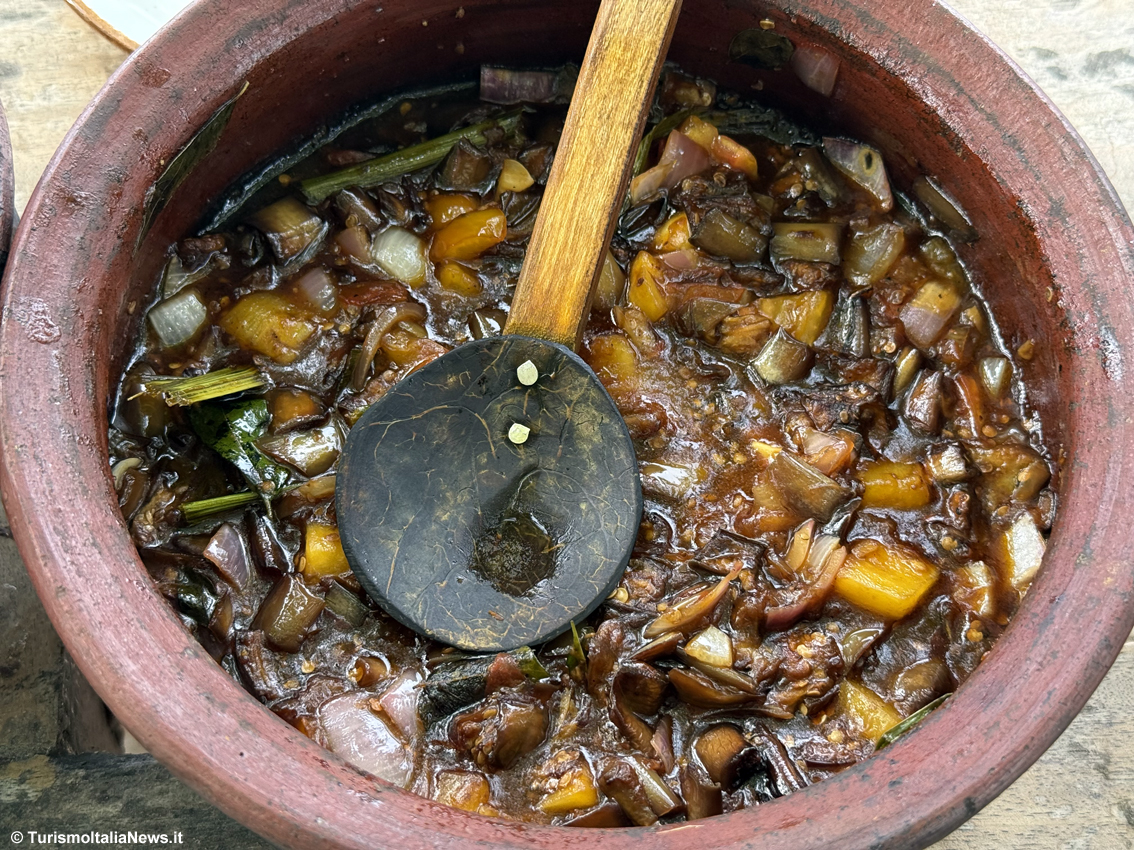 Tra curry, sorrisi e sabbia dorata: con chef Lasantha Amarawickrama la lezione di cucina che profuma di Sri Lanka