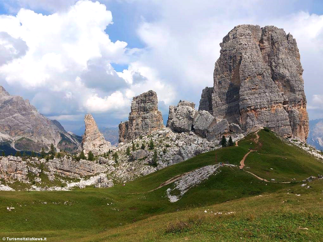 images/stories/veneto/CortinaDAmpezzo_CinqueTorri_01.jpg