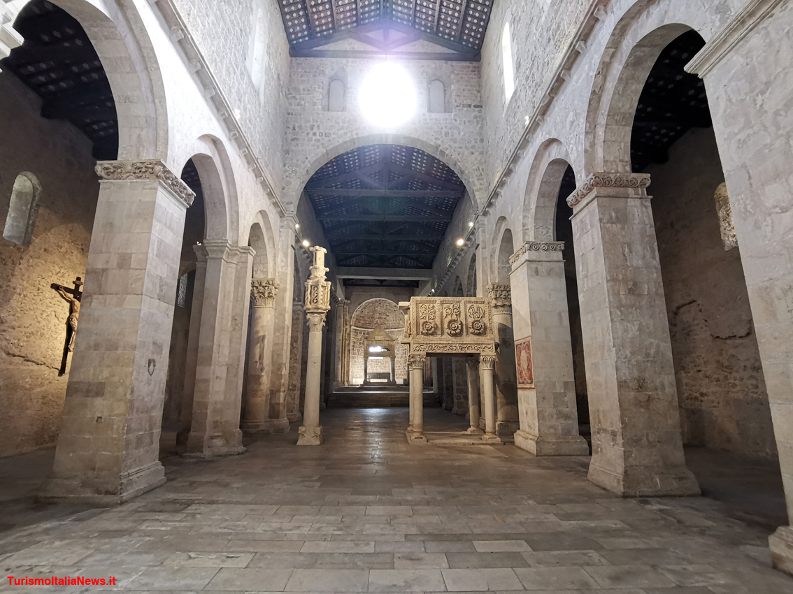 Nell’Abbazia di San Clemente a Casauria monaci, santi, pontefici ed imperatori scolpiti su pietra raccontano la bellezza della storia