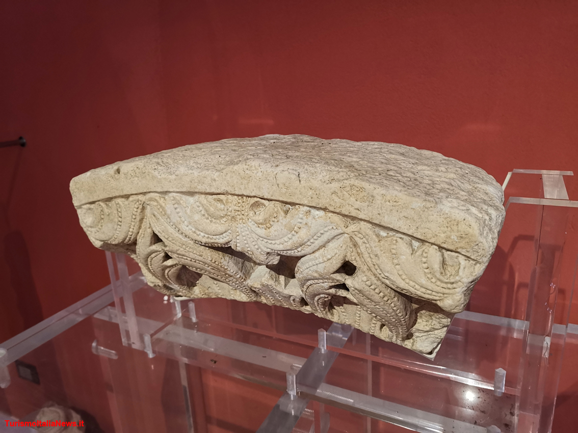Nell’Abbazia di San Clemente a Casauria monaci, santi, pontefici ed imperatori scolpiti su pietra raccontano la bellezza della storia