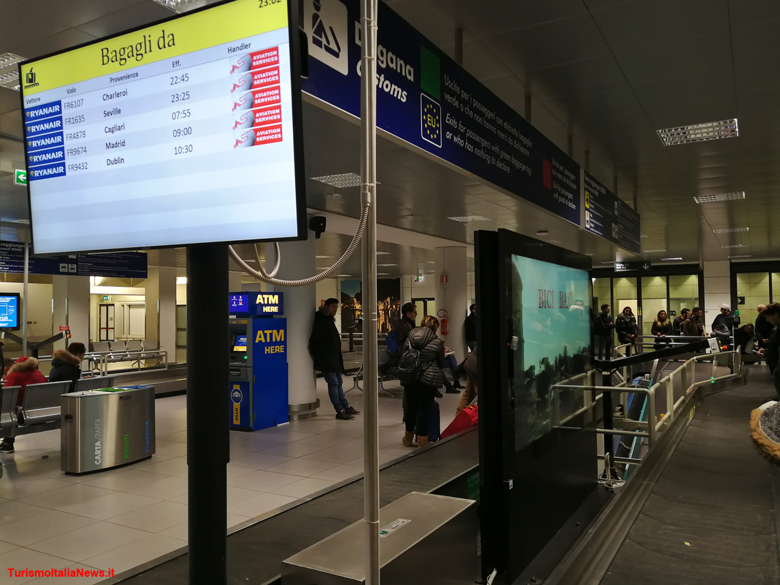 15.700 voli cancellati ad agosto, Codacons: i passeggeri hanno diritto ad indennizzo fino a 600 euro
