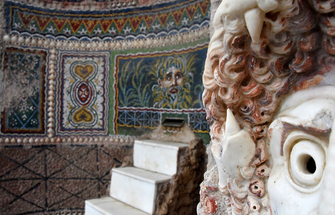 images/stories/archeologia/Pompei_Casa_FontanaGrande01.jpg