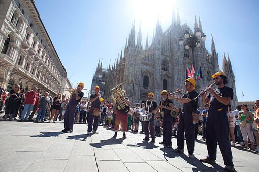 Il Duomo di Milano come "quinta" di performance musicali