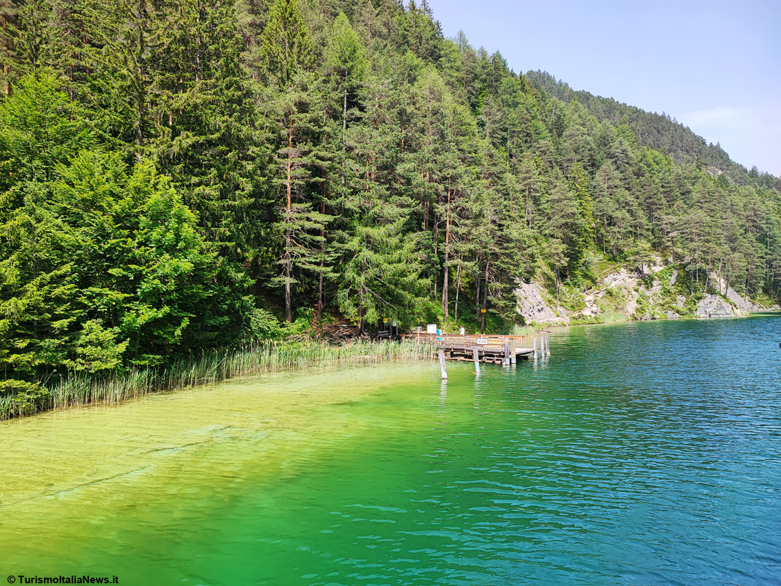 Ricaricare le energie sul Weissensee: il lago bianco dona colori mediterranei e caraibici ma qui siamo in Carinzia