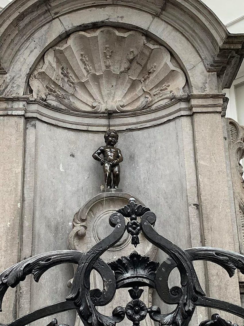 Manneken Pis Il bambino Che Fa La Pip A Bruxelles Compie 400 Anni 