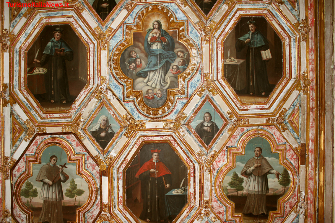 Olinda, convento di San Francesco d'Assisi: la chiesa della Madonna della Neve, la sacrestia, il chiostro, la cisterna, il refettorio. la Cappella di Sant’Anna e quella del Capitolo (la più antica) sono l’essenza di questo grande complesso