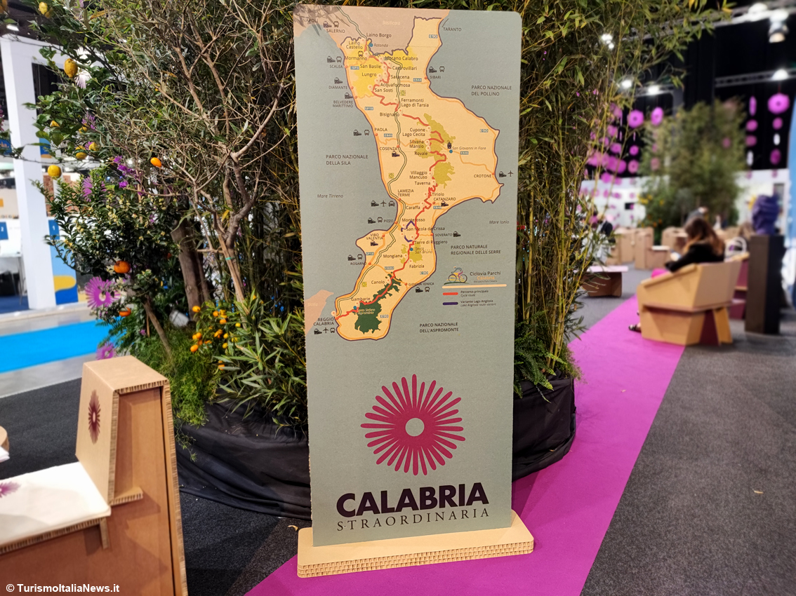 Calabria su due ruote: la ciclovia che unisce mari e montagne in un’unica esperienza senza tempo