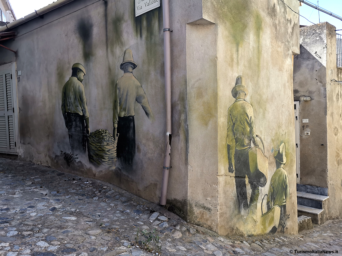 Street art a Cirò, Calabria
