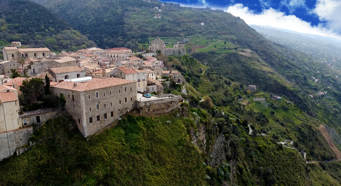 images/stories/calabria/FiumefreddoBruzio02_CS.jpg