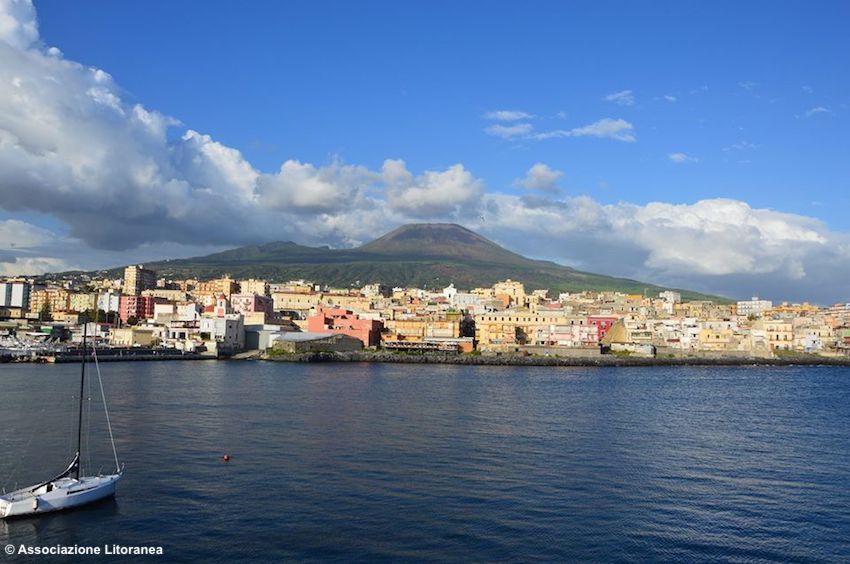 Torre del Greco, l'oro rosso arriva dal mare: la tradizione più preziosa da generazioni