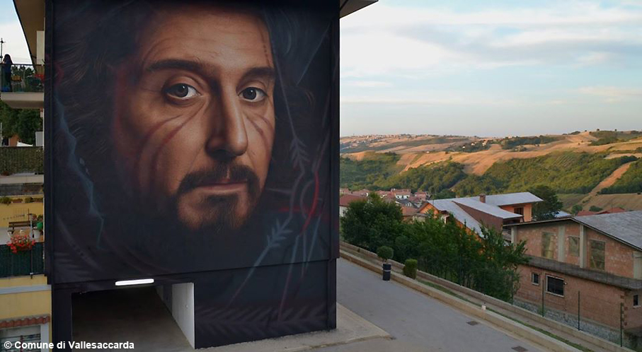 Vallesaccarda è conosciuta anche per un festival di street art