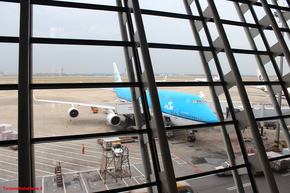 Per Klm l’orgoglio di festeggiare 100 anni di successi: a Venezia “angelo d’acqua” per il volo Kl1651