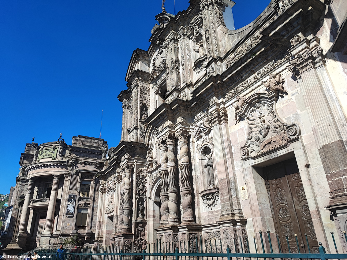 Quito, perla dell’architettura coloniale: la capitale dell’Ecuador città dalle mille anime, dai mille colori e dai risvolti imprevedibili
