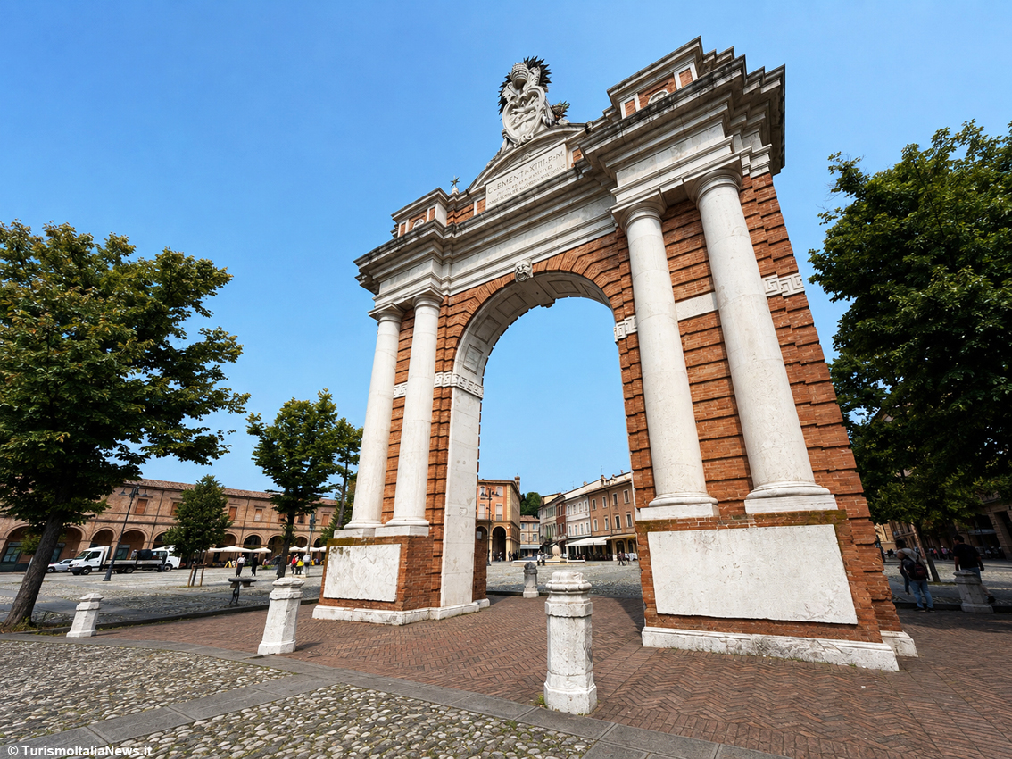 Santarcangelo di Romagna, il borgo che custodisce i suoi misteri: tra itinerari sotterranei, leggende e sapori da raccontare