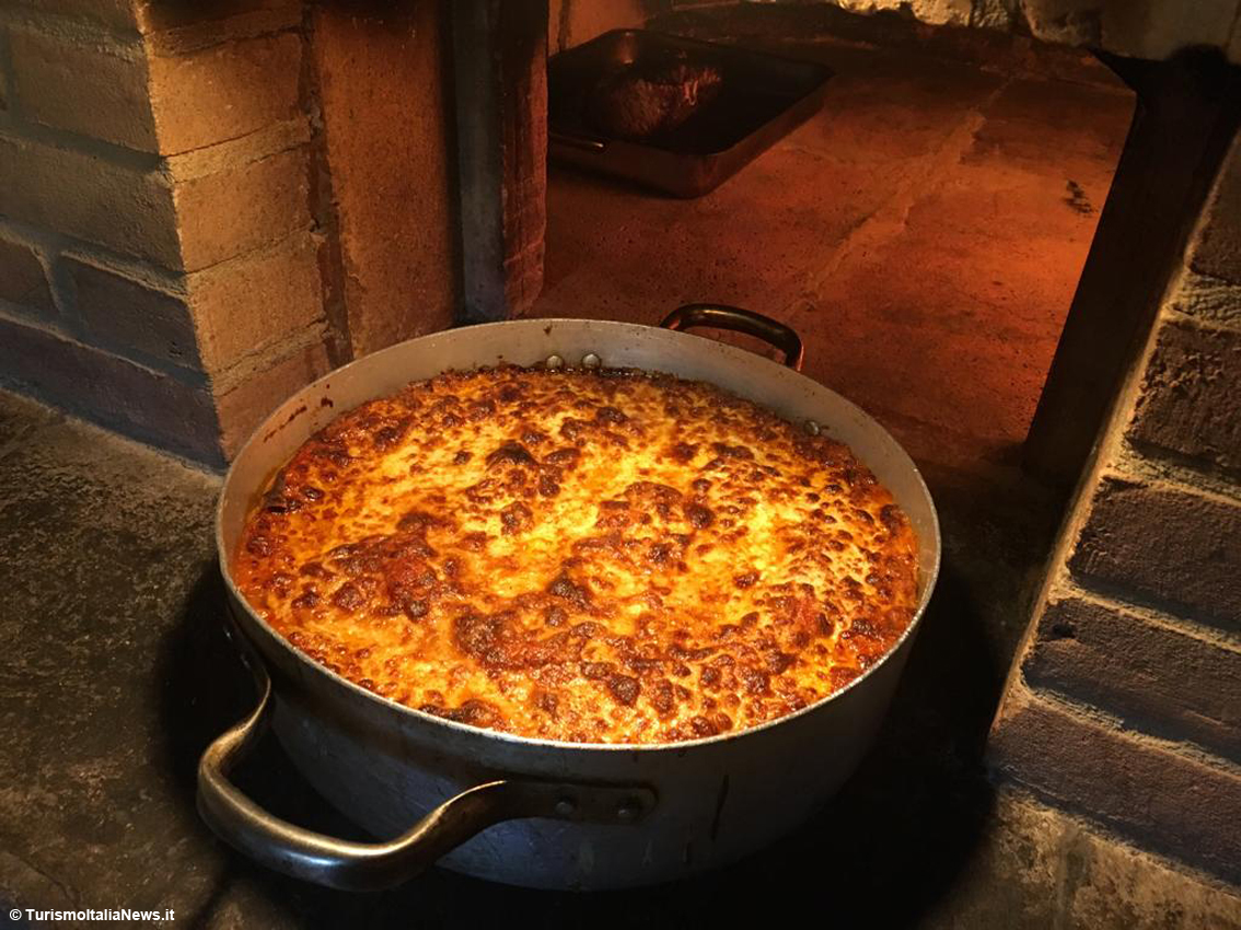 Coldiretti/Ixe', a Natale pranzo nelle case per 91% italiani, spesa media di 116 euro a famiglia, vincono tradizione e km zero