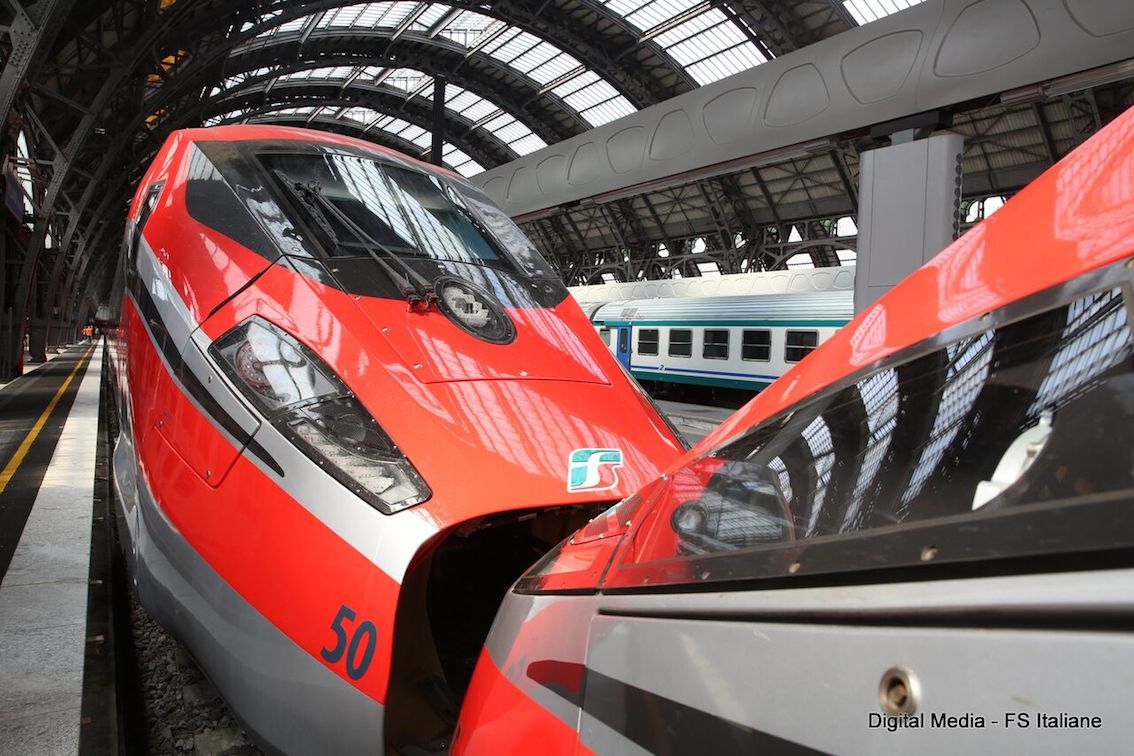 images/stories/ferrovie/Frecciarossa100DoppiaComposizine01.JPG