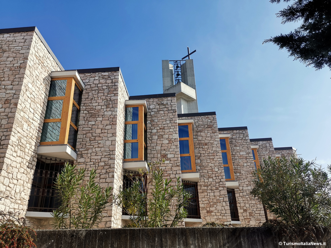 Umbria: Santa Maria di Betlem, quel possente monastero sulla collina olivata è un presidio di accoglienza che richiama tempi lontani