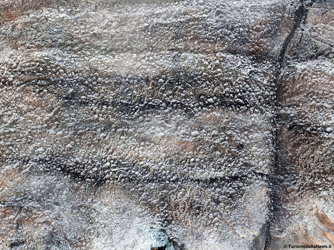Auvergne, i vulcani senza segreti: misteri, bellezze, brividi e lava incandescente a Vulcania, un parco unico in Europa