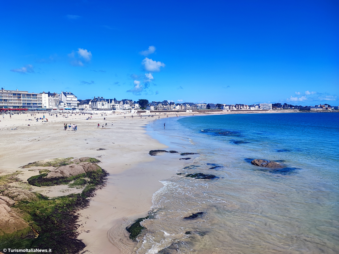 Quiberon, in Bretagna l’Atlantico incontra i sensi: viaggio nella baia, tra scenari spettacolari, emozioni e identità
