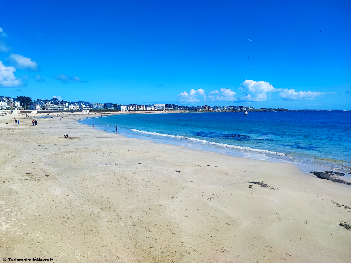 Quiberon, in Bretagna l’Atlantico incontra i sensi: viaggio nella baia, tra scenari spettacolari, emozioni e identità
