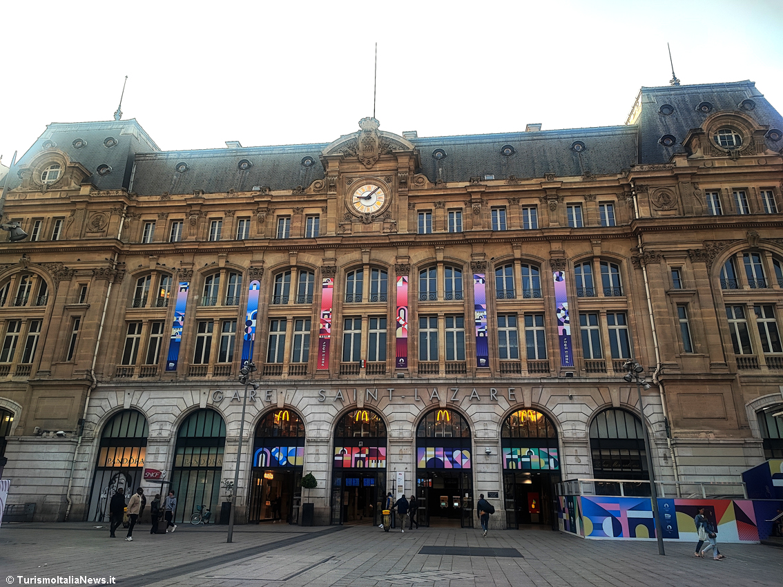 images/stories/francia_Parigi/Parigi_StazioneStLazare_01.jpg