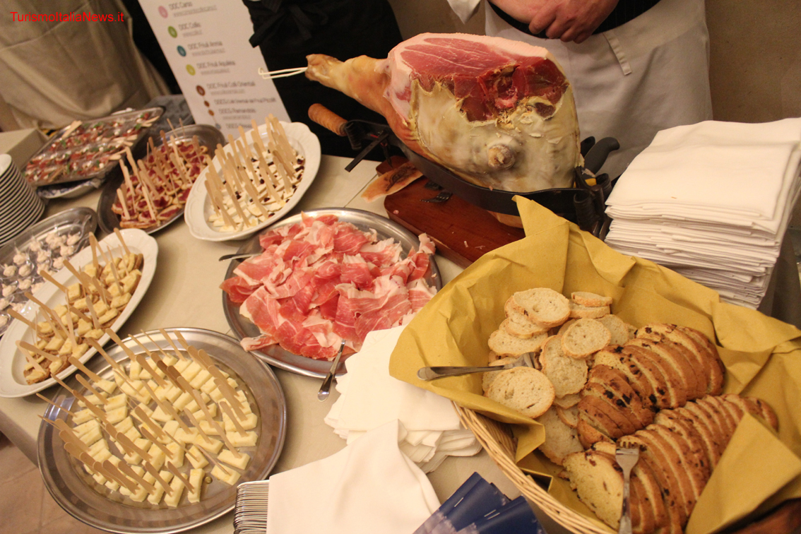 Esperienze in vigna e all'aria aperta per il piacere di brindare insieme: in Friuli Venezia Giulia nuovi modi per scoprire le eccellenze