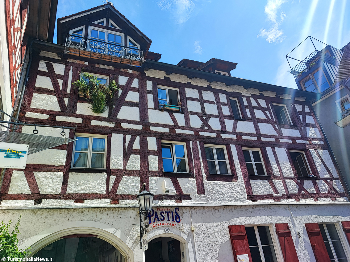 Vela sullo scintillante Lago di Costanza, gite in bicicletta al frutteto e degustazione di eccellenze, fra storie e miti: vacanze sul Bodensee