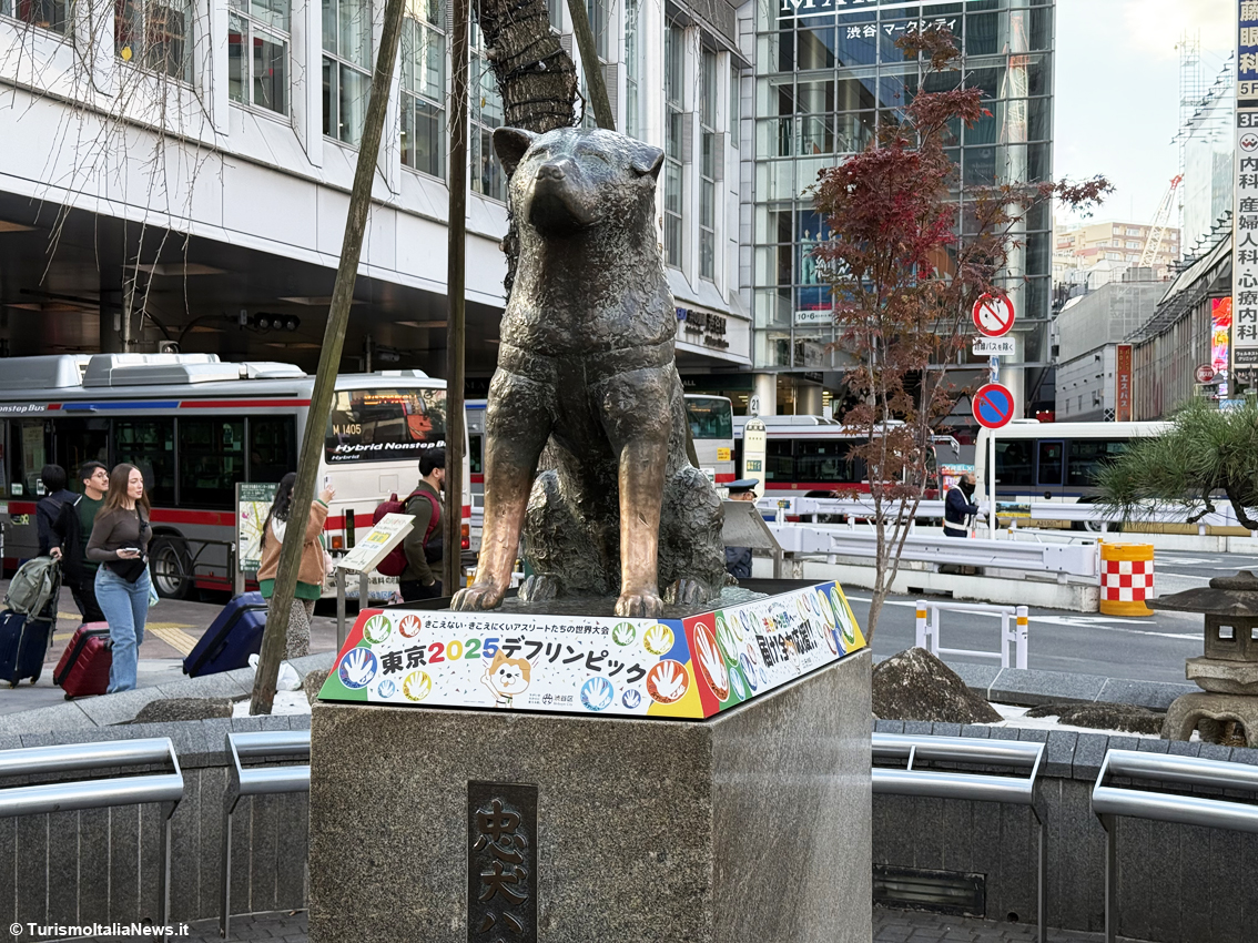 A Tokyo, il piccolo grande monumento di Hachiko continua a commuovere il mondo