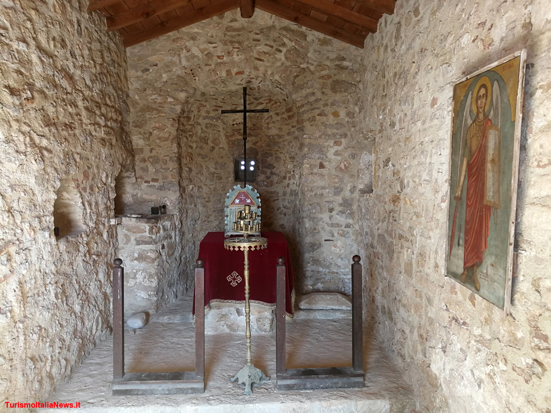 Angelokastro, il castello di Corfù a strapiombo sul mare: pirati e Ottomani non sono mai riusciti ad espugnarlo
