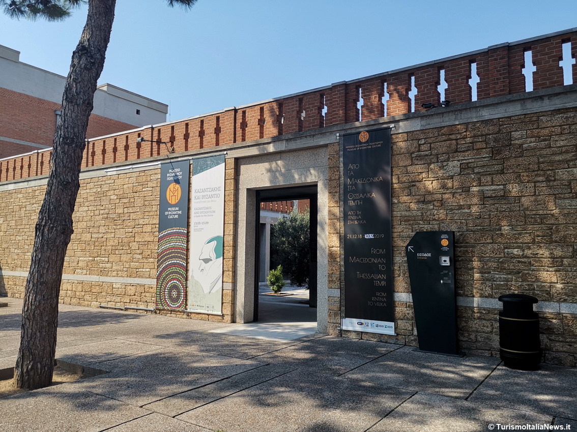 A Salonicco in un capolavoro dell’architettura contemporanea c’è in mostra il meglio della cultura bizantina e post-bizantina