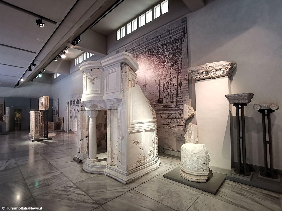 A Salonicco in un capolavoro dell’architettura contemporanea c’è in mostra il meglio della cultura bizantina e post-bizantina