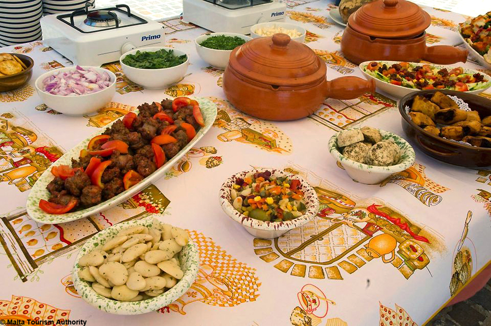 La storia raccontata a tavola: a cena con Taste History per scoprire il passato di Malta al Maritime Museum