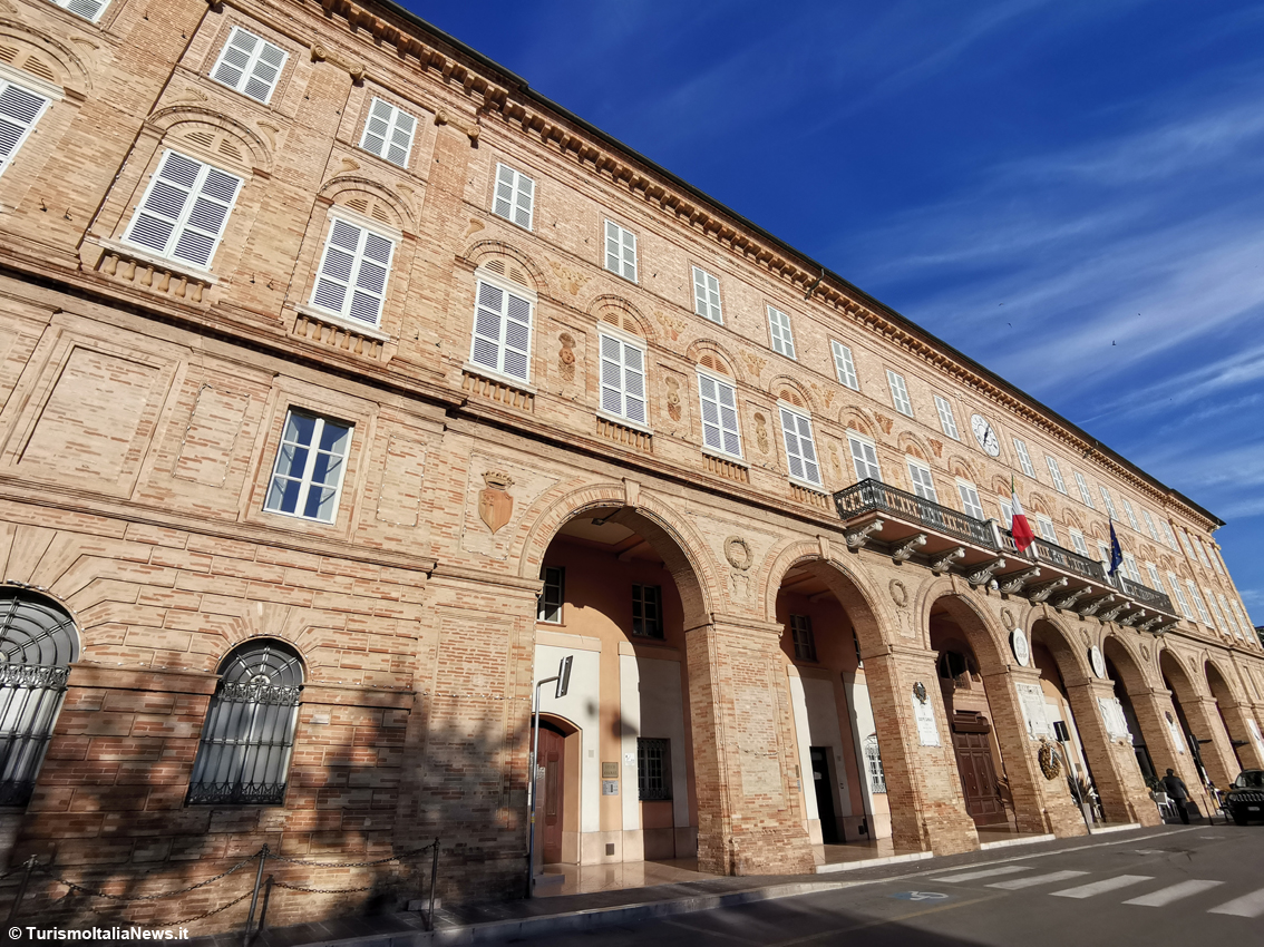 Il Palazzo Comunale di Civitanova Marche
