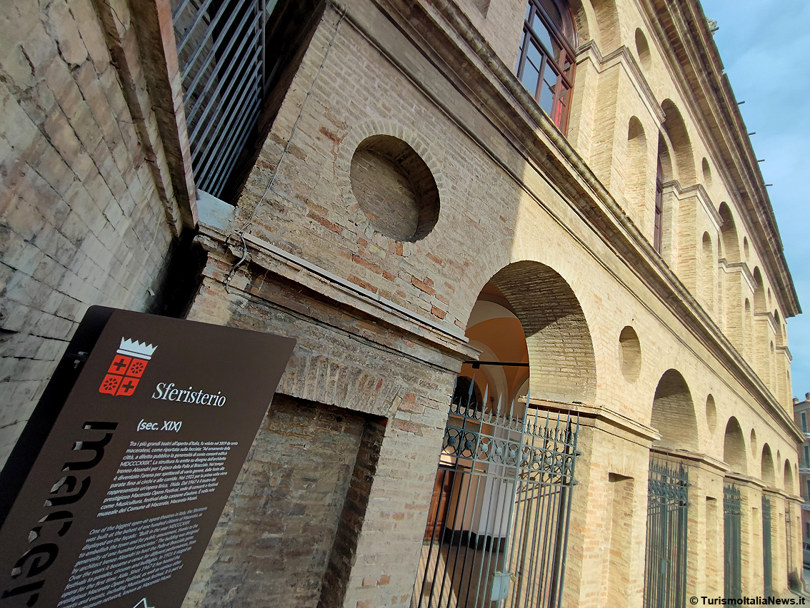 Macerata inaugura il nuovo percorso museale dello Sferisterio, una ricca storia che dura da duecento anni