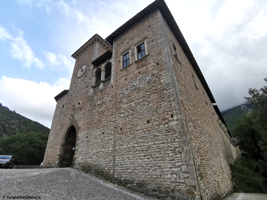Il mistero degli Orsi delle Caverne nel Castello di Piobbico: i giganteschi animali estinti sono ancora un giallo irrisolto
