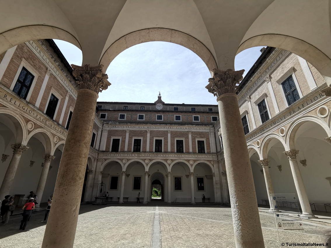 Urbino: cantiere d’inverno a Palazzo Ducale per il prezioso Studiolo, le immancabili curiosità alla Galleria Nazionale delle Marche
