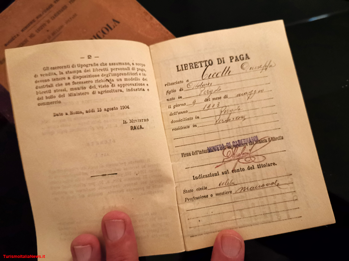 Il libretto di paga del minatore Giuseppe Cicetti