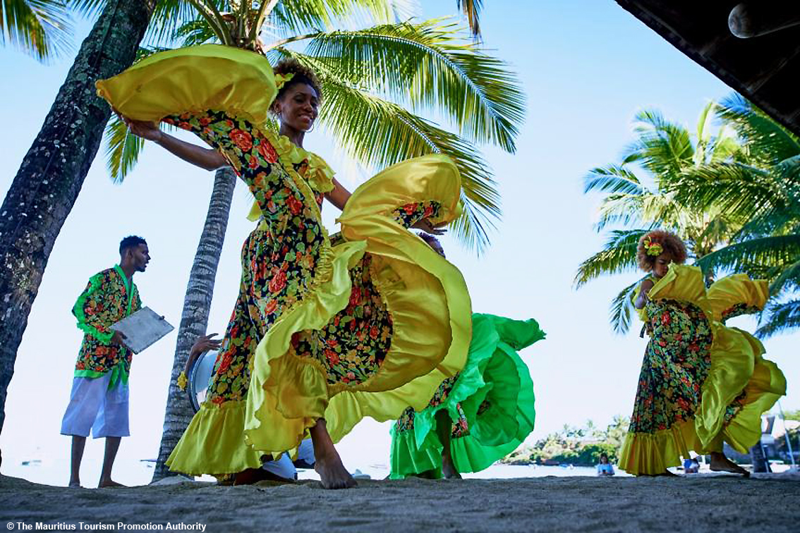 Mauritius: la Sega, il tradizionale ballo che unisce danza e musica è Patrimonio dell’Umanità Unesco