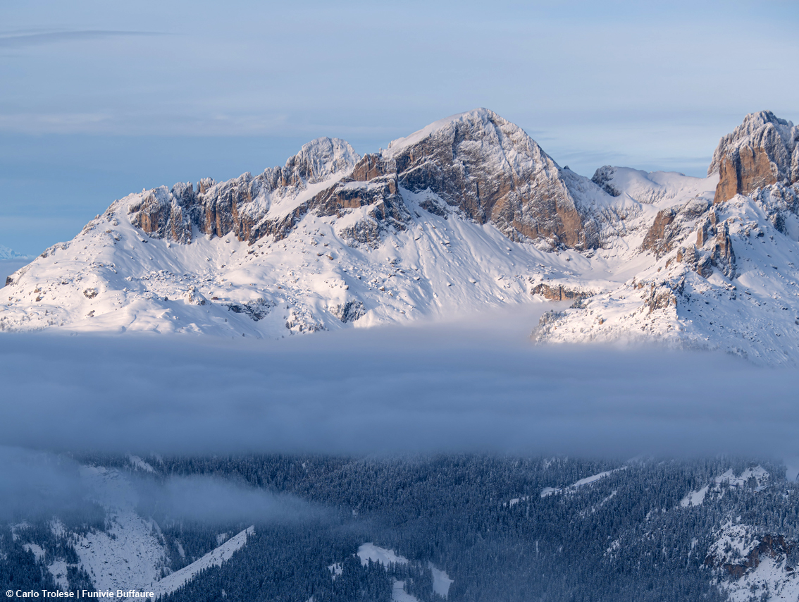 Val di Fassa: nella skiarea del Buffaure si scia con la Bregostana, la mitica figura delle leggende ladine
