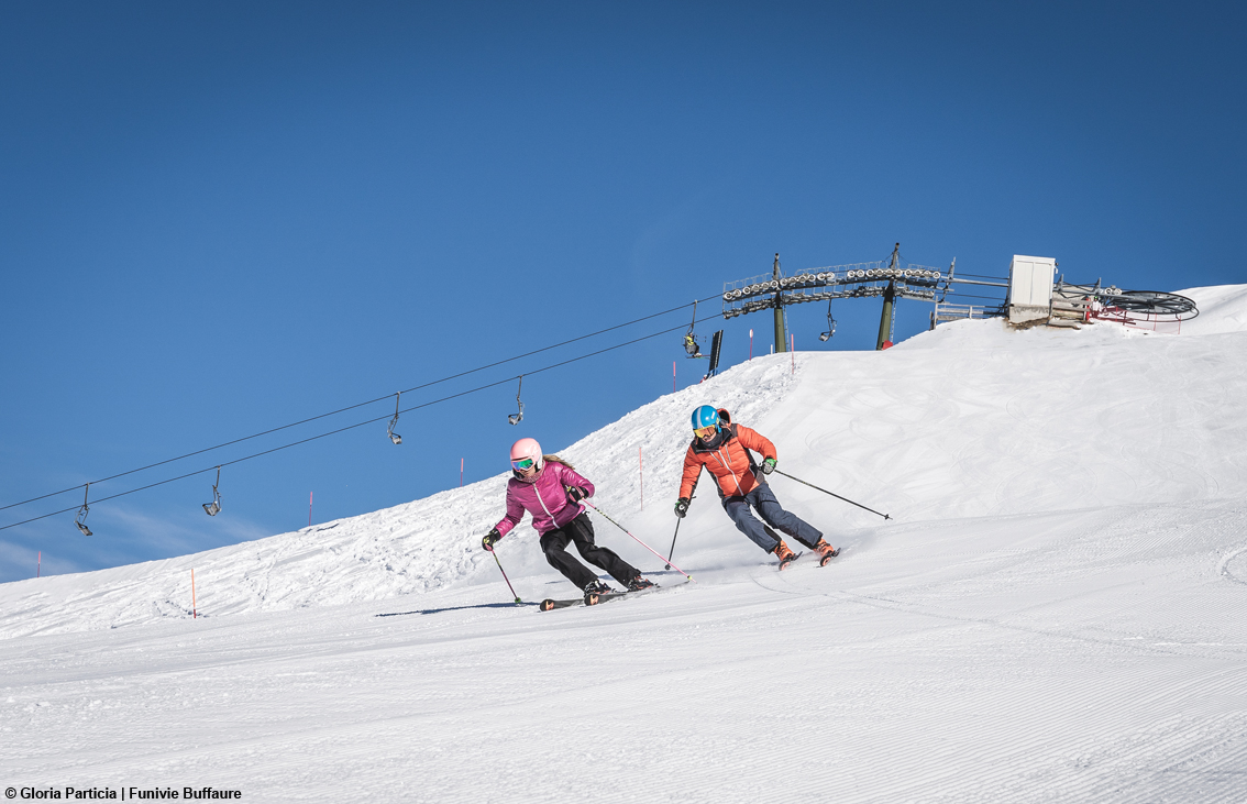 Val di Fassa: nella skiarea del Buffaure si scia con la Bregostana, la mitica figura delle leggende ladine
