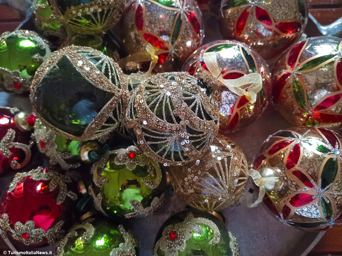 In Sassonia il Natale è come una quinta stagione: 12 affascinanti dritte da seguire quando le finestre si illuminano con gli Schwibbögen