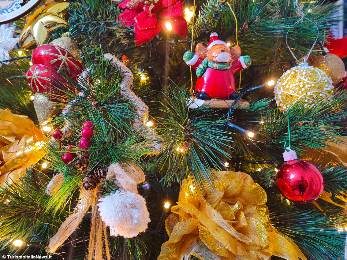 In Sassonia il Natale è come una quinta stagione: 12 affascinanti dritte da seguire quando le finestre si illuminano con gli Schwibbögen
