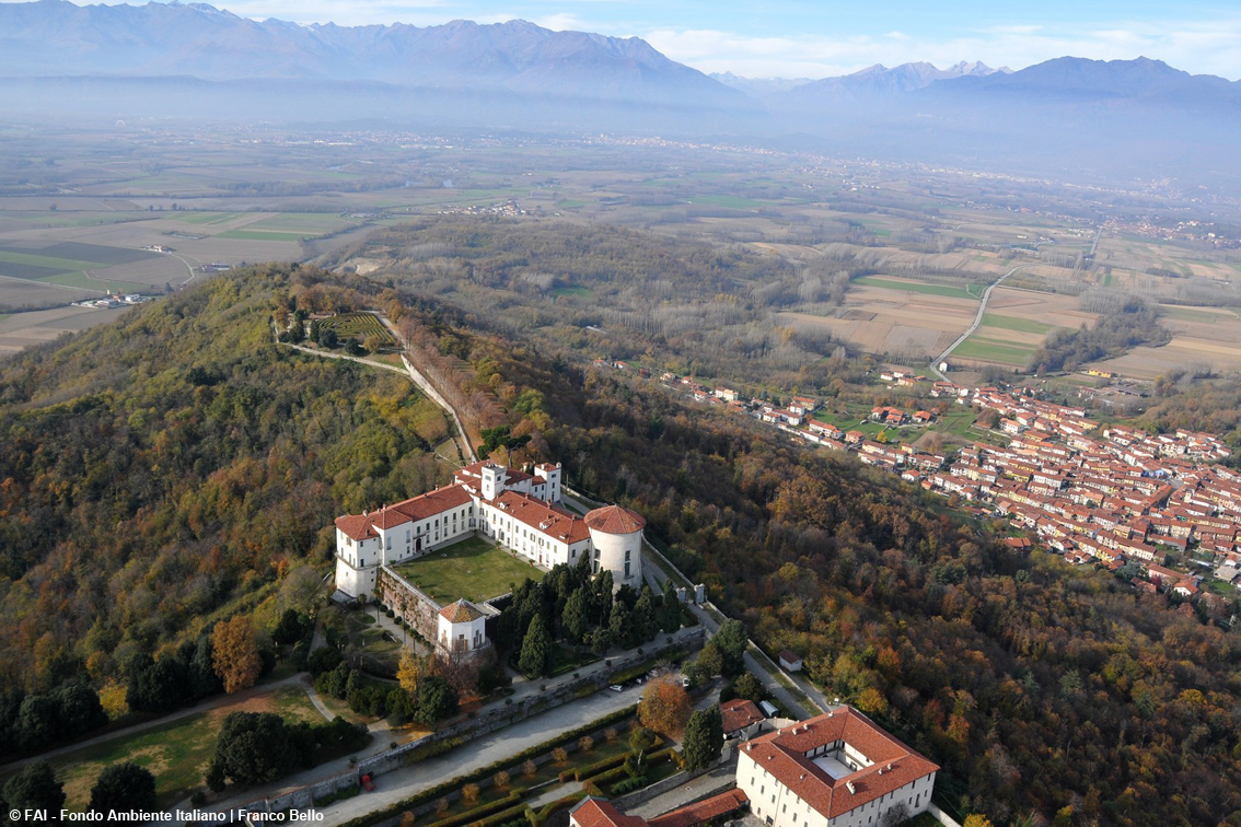 Caravino, il Castello e Parco di Masino