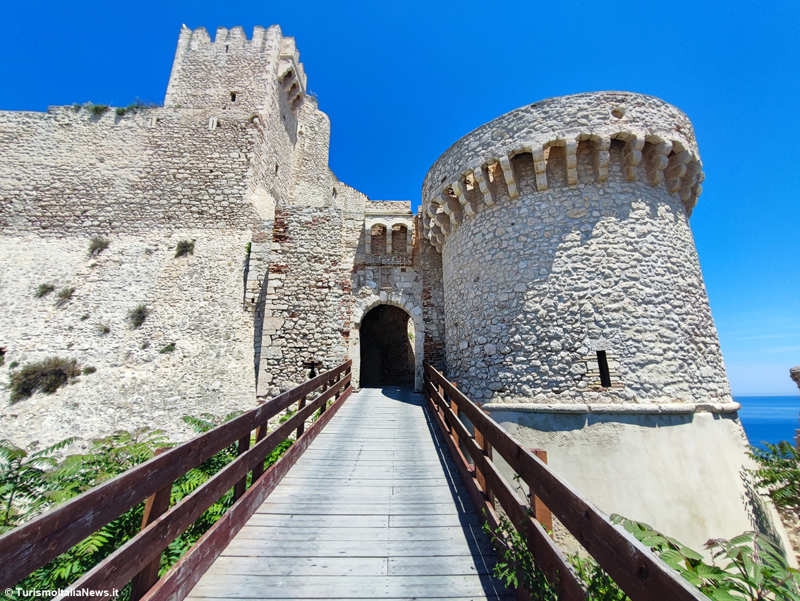 Isole Tremiti protagoniste della nuova stagione turistica italiana: l'arcipelago conquista vip e appassionati di luoghi affascinanti ed unici