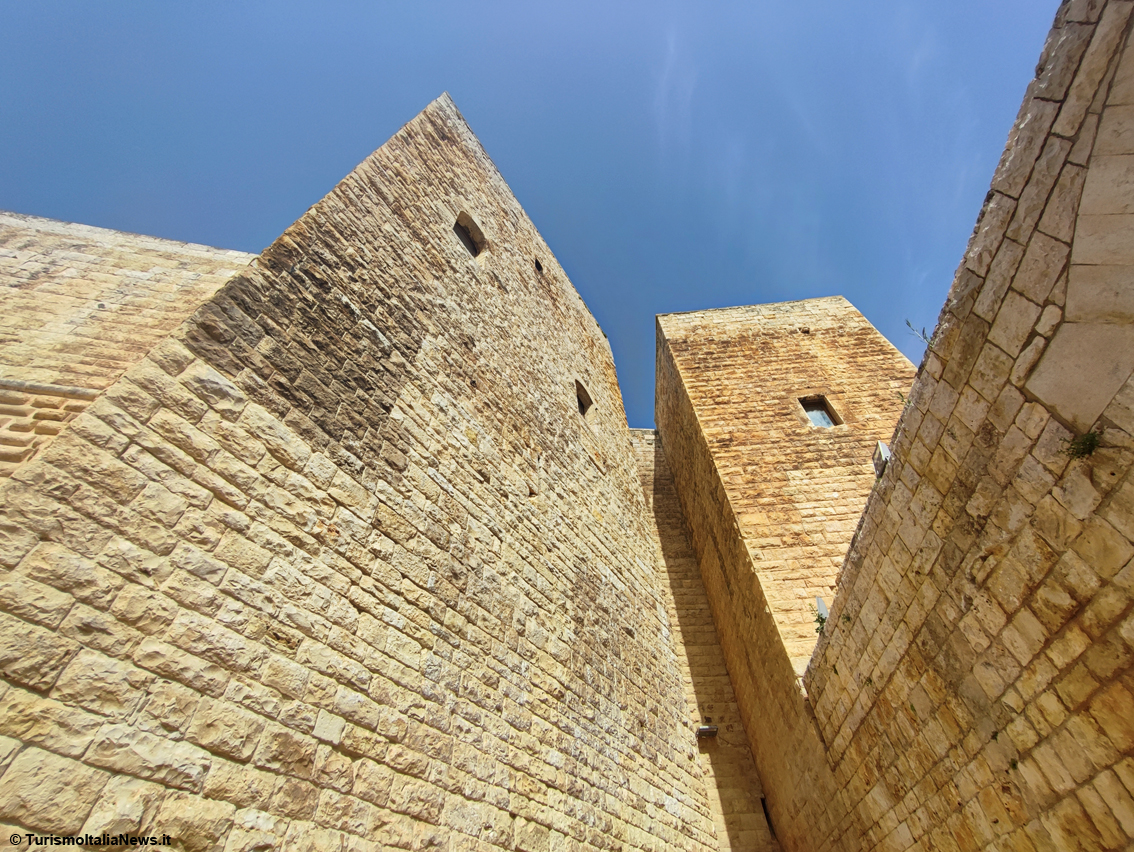 Il Castello dei misteri è a Sannicandro di Bari: tra Longobardi, Saraceni, Bizantini, Normanni, Templari spunta anche un fantasma