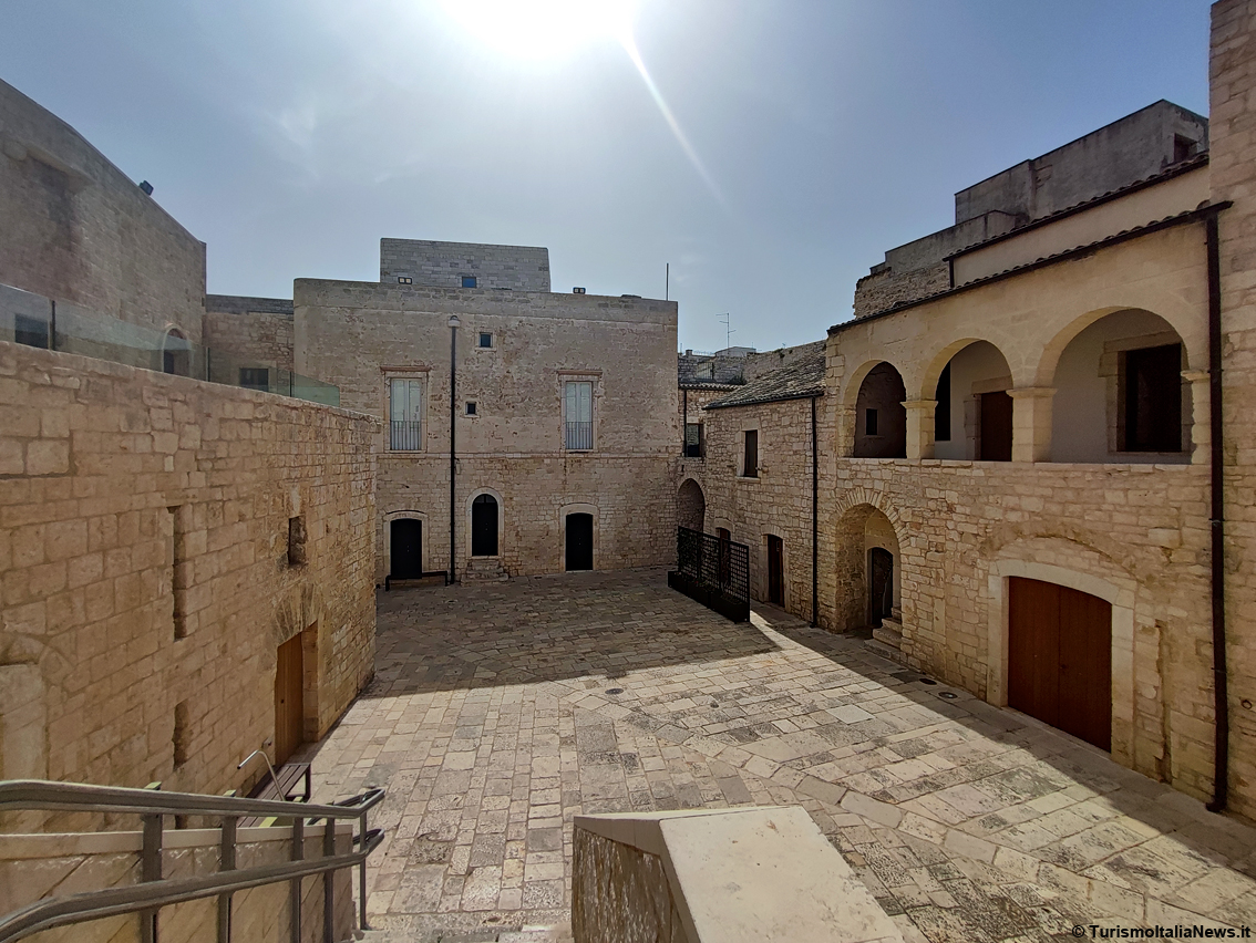 Il Castello dei misteri è a Sannicandro di Bari: tra Longobardi, Saraceni, Bizantini, Normanni, Templari spunta anche un fantasma